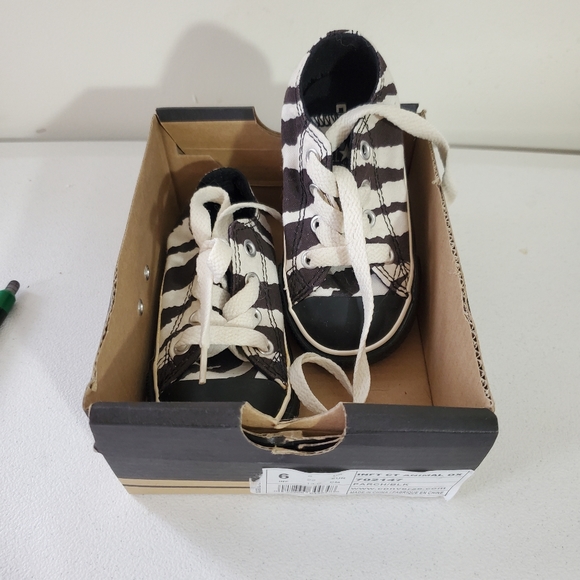 Infants Converse Chuck Taylor All Star Low Top Animal Black White Print 6 - Picture 2 of 6